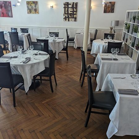 Logis Hotel Restaurant De La Poste Pontgibaud Eksteriør billede