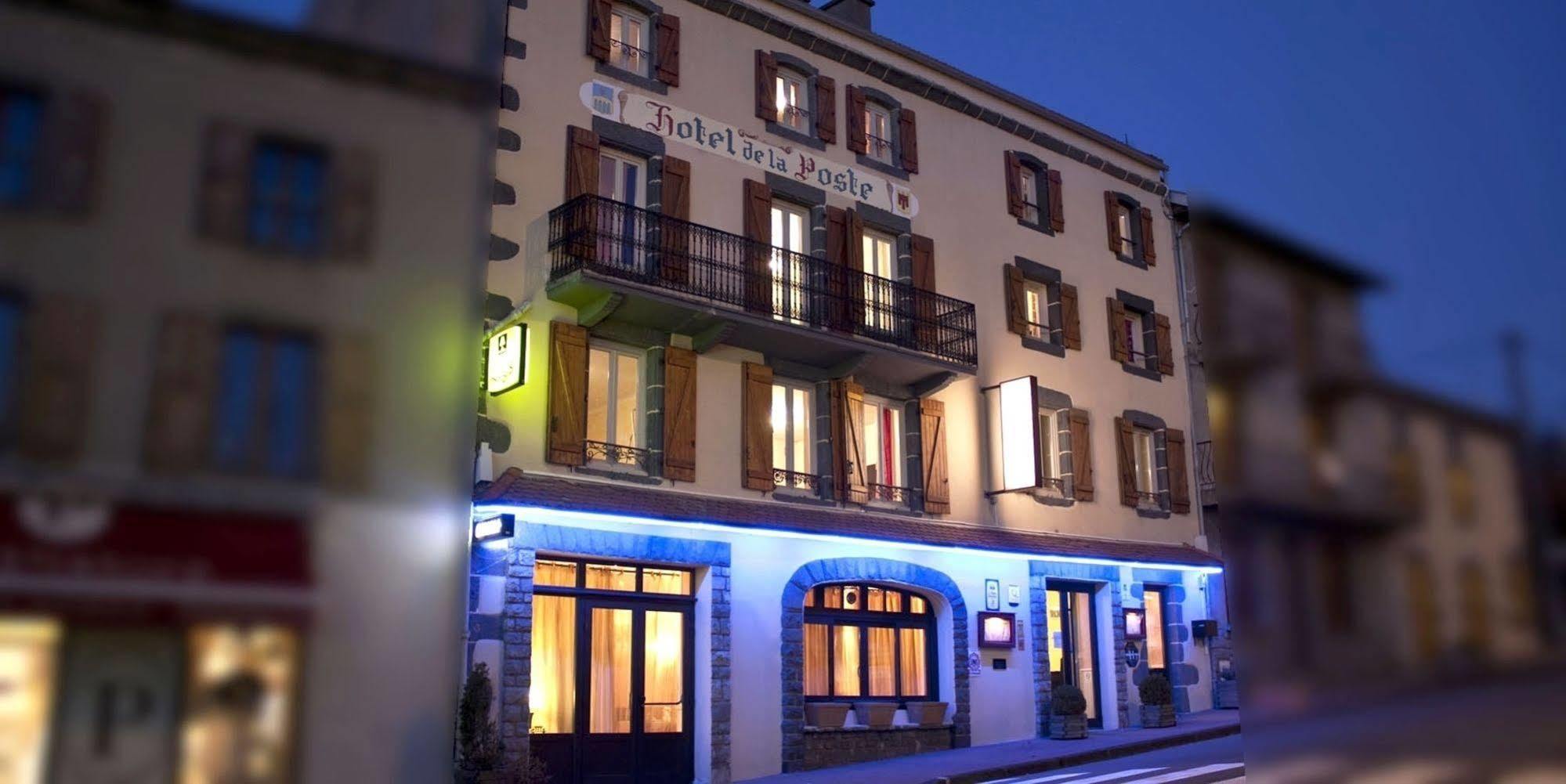 Logis Hotel Restaurant De La Poste Pontgibaud Eksteriør billede