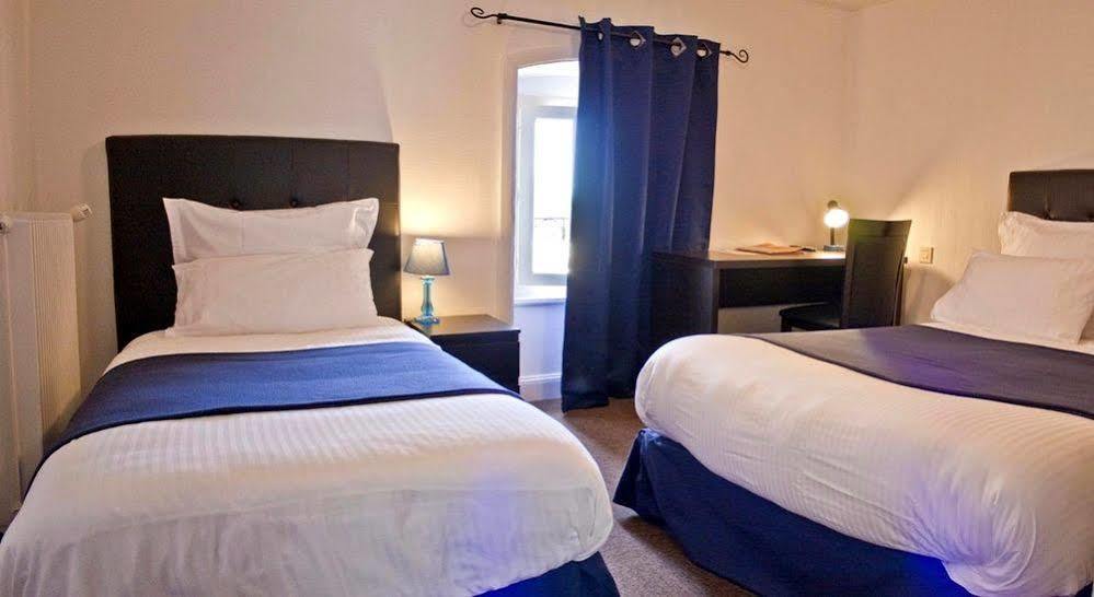 Logis Hotel Restaurant De La Poste Pontgibaud Eksteriør billede